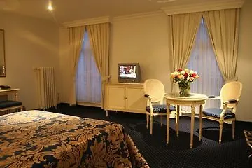 Walburg 4* Брюгге